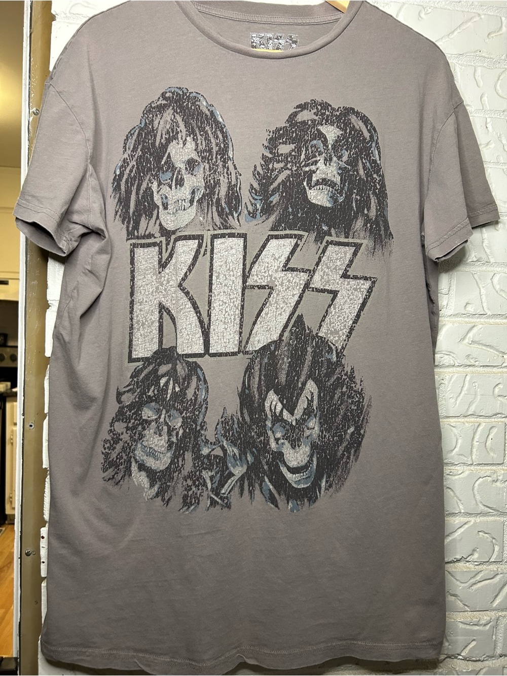 KISS - Creatures of the Night Skull Shirt - Size Small - Oversized Fit